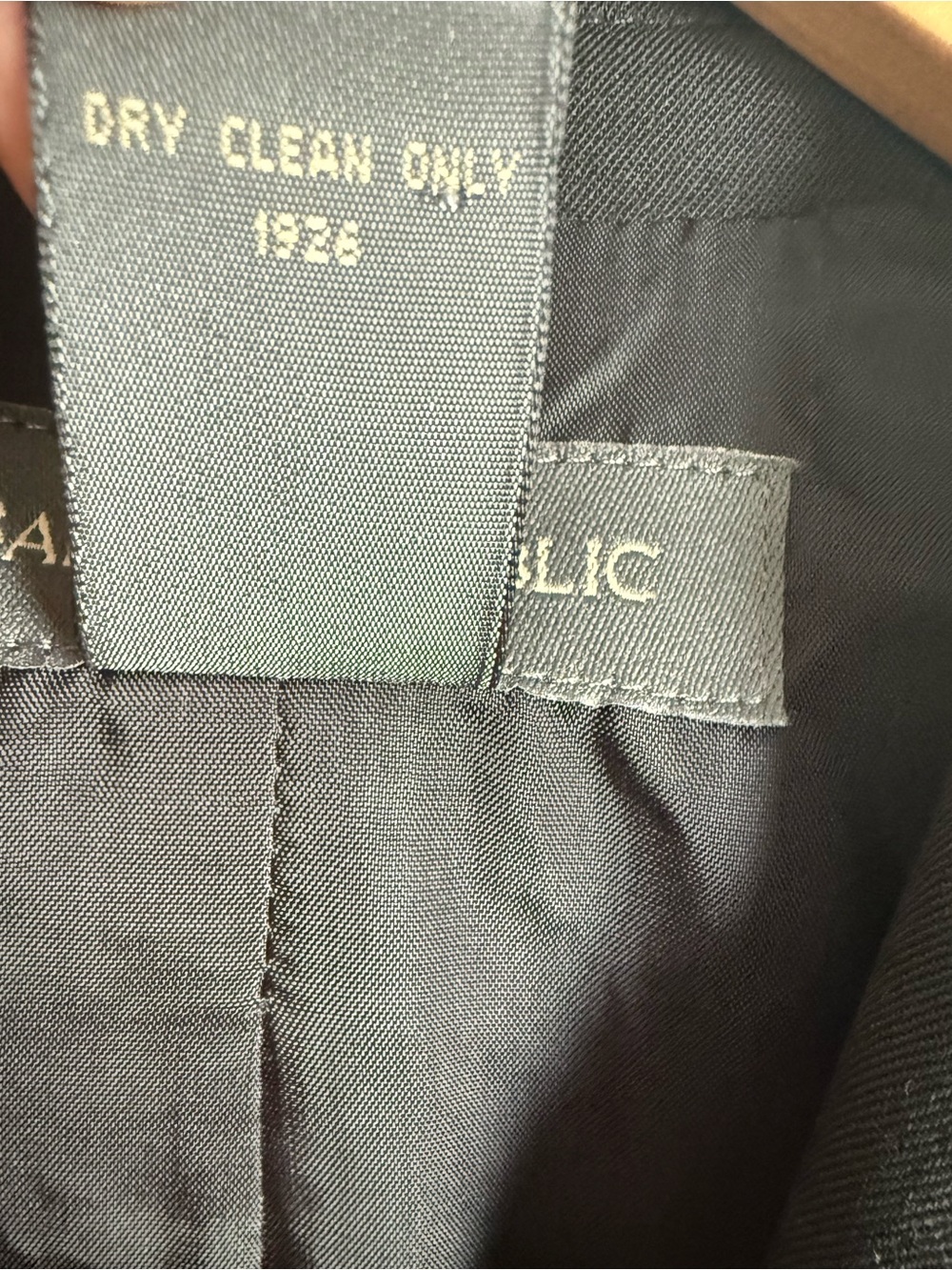Banana Republic Fitted Waist Tailored Blazer Minimalist Dark Academia Chic - Picture 8 of 9